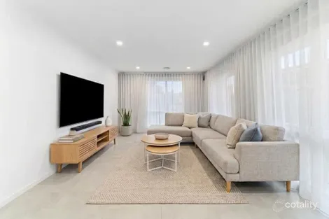 19 Shearer Cl, Hoppers Crossing, VIC 3029
