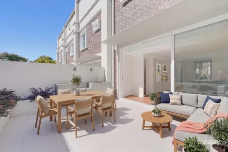 2/2 WOODVILLE AVE, WAHROONGA, NSW 2076