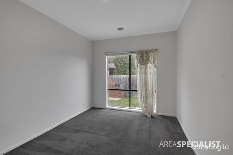 Property photo of 16 Copeland Crescent Point Cook VIC 3030