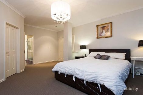 Property photo of 17 Sarus Rise Gwelup WA 6018