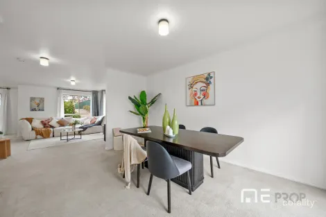 Property photo of 3/25 Bradley Drive Mill Park VIC 3082