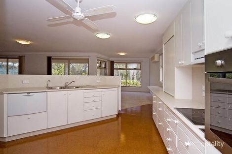 Property photo of 14 Gippsland Drive Helensvale QLD 4212