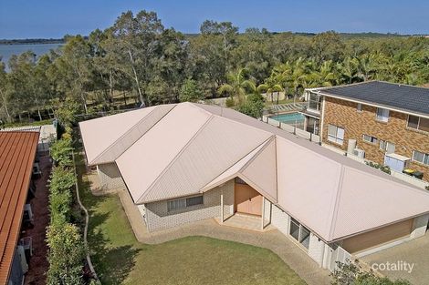 Property photo of 14 Gippsland Drive Helensvale QLD 4212