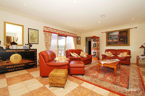 Property photo of 19 Mackenzie Close Taylors Lakes VIC 3038