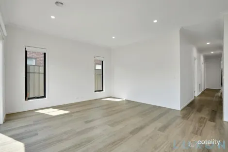 Property photo of 10 Goodison Grove Mount Cottrell VIC 3024