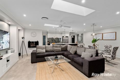 Property photo of 10 Oakhill Crescent Colebee NSW 2761