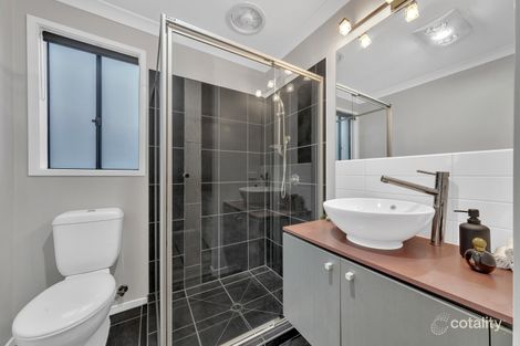 Property photo of 33 Windmill Circuit Lyndhurst VIC 3975