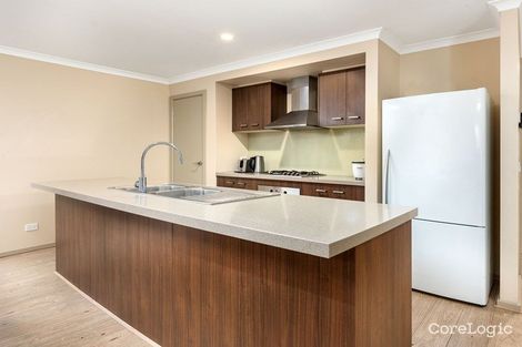 Property photo of 32 Longreach Parade Point Cook VIC 3030