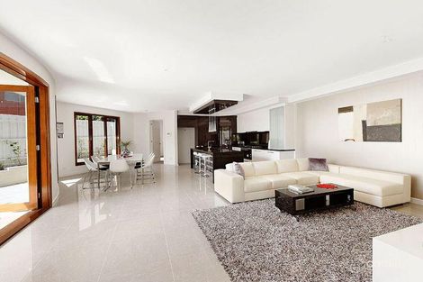 Property photo of 494 Waverley Road Mount Waverley VIC 3149