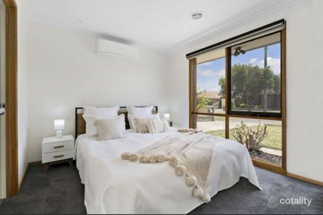 Property photo of 5 Milner Court Cranbourne VIC 3977