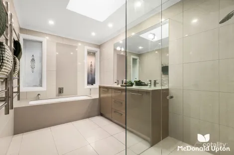 Property photo of 33 Ardmillan Road Moonee Ponds VIC 3039