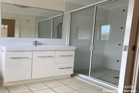 Property photo of 10/21 Roberts Street South Gladstone QLD 4680