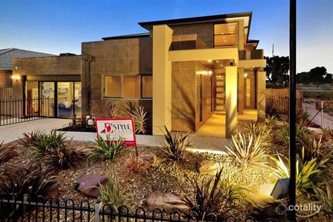 Property photo of 2 Geranium Grove Mernda VIC 3754