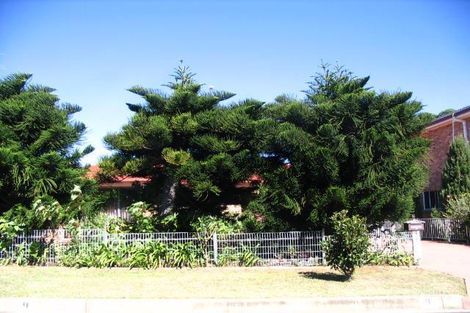 9 Winter Ave, Mount Warrigal, NSW 2528