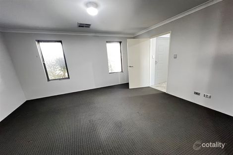 Property photo of 33 Sharperton Meander Dudley Park WA 6210