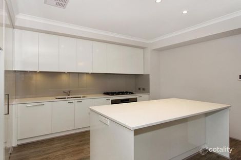 Property photo of 8 Waterland Point Quinns Rocks WA 6030