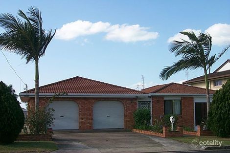 12 Moonbi St, Scarness, QLD 4655