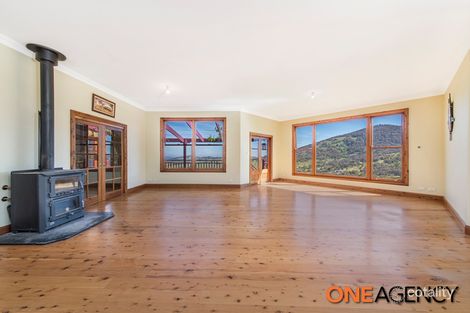 Property photo of 31 Redbox Place Royalla NSW 2620