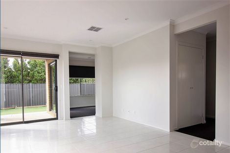 Property photo of 75 Indura Drive Werribee VIC 3030