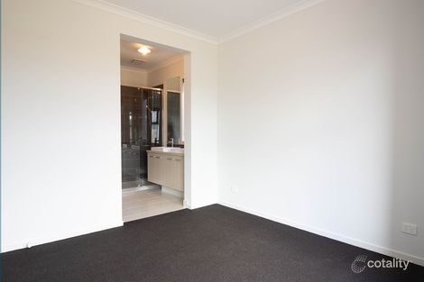 Property photo of 75 Indura Drive Werribee VIC 3030