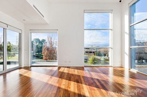 Property photo of 1/17 Waterside Place Maribyrnong VIC 3032