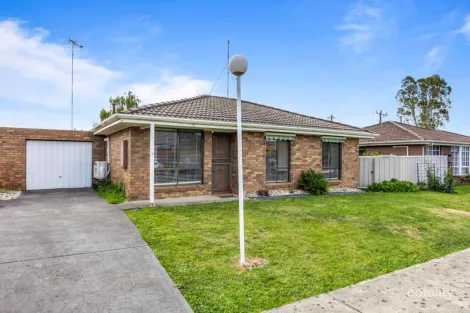 Property photo of 2/25 Dare Street Wendouree VIC 3355