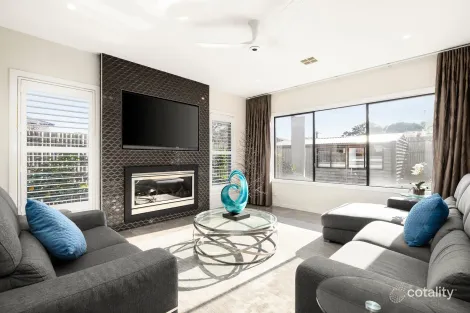 Property photo of 11 Davanzo Avenue Clarinda VIC 3169