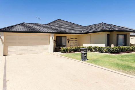33 Riverina Pde, Lake Coogee, WA 6166