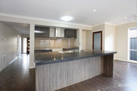 Property photo of 10 Snowsill Circuit Point Cook VIC 3030