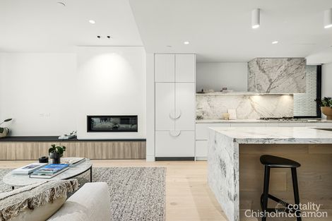 1/1-5 Tiuna Gr, Elwood, VIC 3184