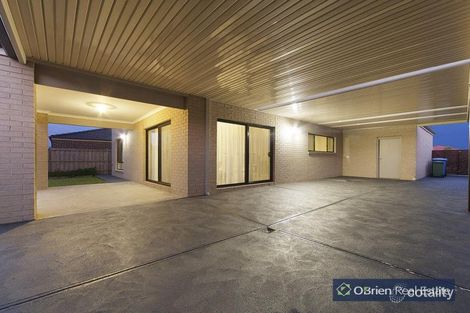 Property photo of 76 Mountainview Boulevard Cranbourne North VIC 3977