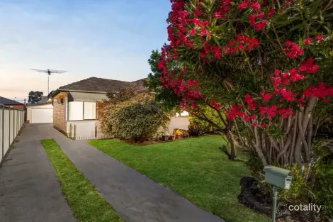 26 Cromwell St, Glenroy, VIC 3046