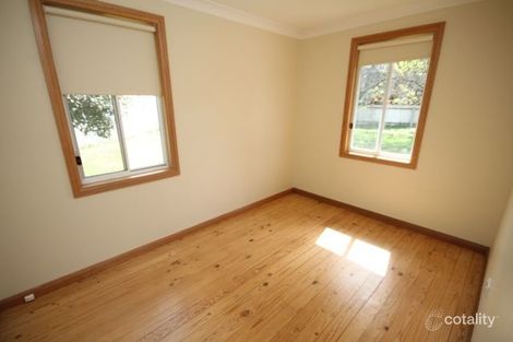 Property photo of 6 Immarna Place Kooringal NSW 2650