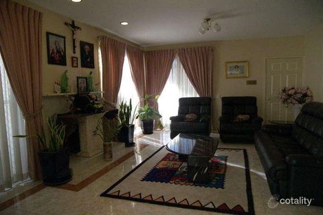 Property photo of 6 Santolina Place Sinnamon Park QLD 4073