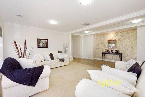 Property photo of 4 Lambert Place Roxburgh Park VIC 3064