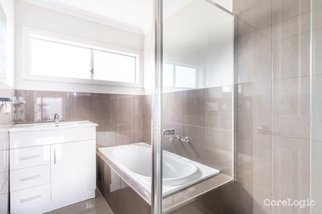 Property photo of 2/7 Kumara Circuit South Morang VIC 3752