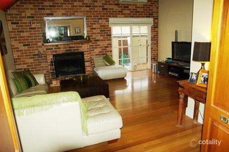 Property photo of 3 Barossa Place Edensor Park NSW 2176