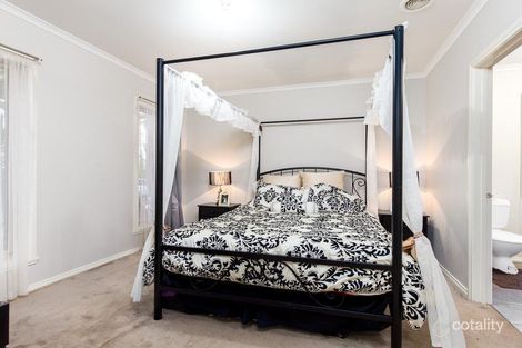 Property photo of 9 Waldburg Grove Tarneit VIC 3029