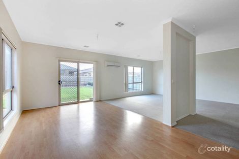 Property photo of 33 Egan Close Werribee VIC 3030