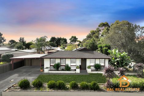 Property photo of 2 Campaspe Crescent Brookfield VIC 3338