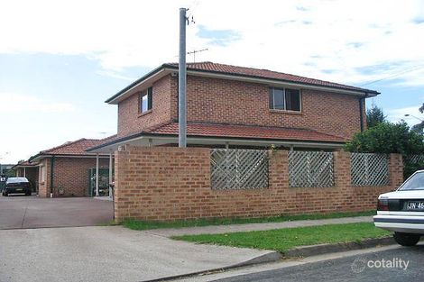 2/2 Wilbur St, Greenacre, NSW 2190