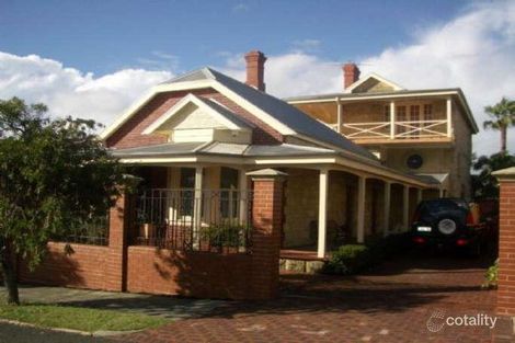 16 Glyde St, East Fremantle, WA 6158