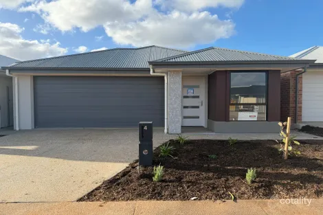4 Young Ct, Munno Para West, SA 5115