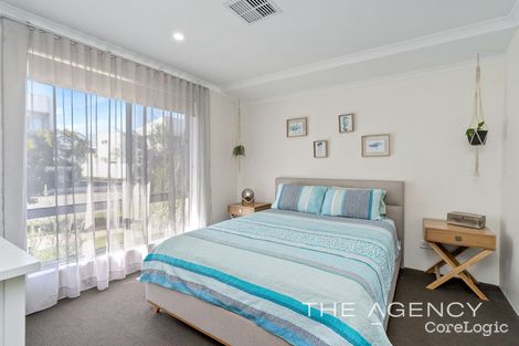 Property photo of 10 Mudstone Road Treeby WA 6164