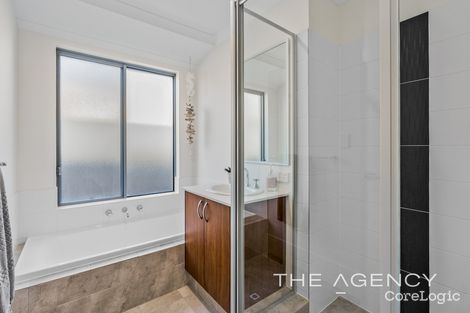 Property photo of 10 Mudstone Road Treeby WA 6164