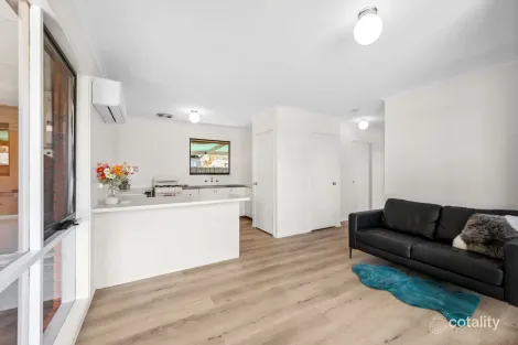 Property photo of 1/9 Crusoe Road Kangaroo Flat VIC 3555