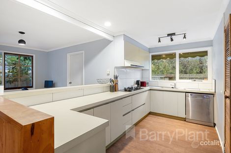 Property photo of 8 Lee Andy Court Ferntree Gully VIC 3156