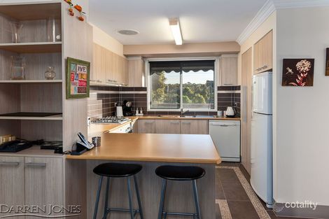 Property photo of 2 Warralong Avenue Greensborough VIC 3088