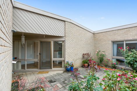 Property photo of 2/19 Oak Street Golden Square VIC 3555