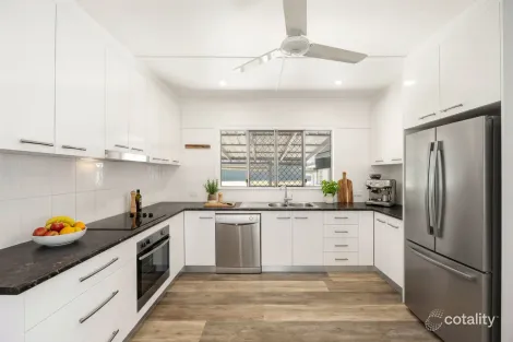 Property photo of 30 Grenadier Circle Ebbw Vale QLD 4304